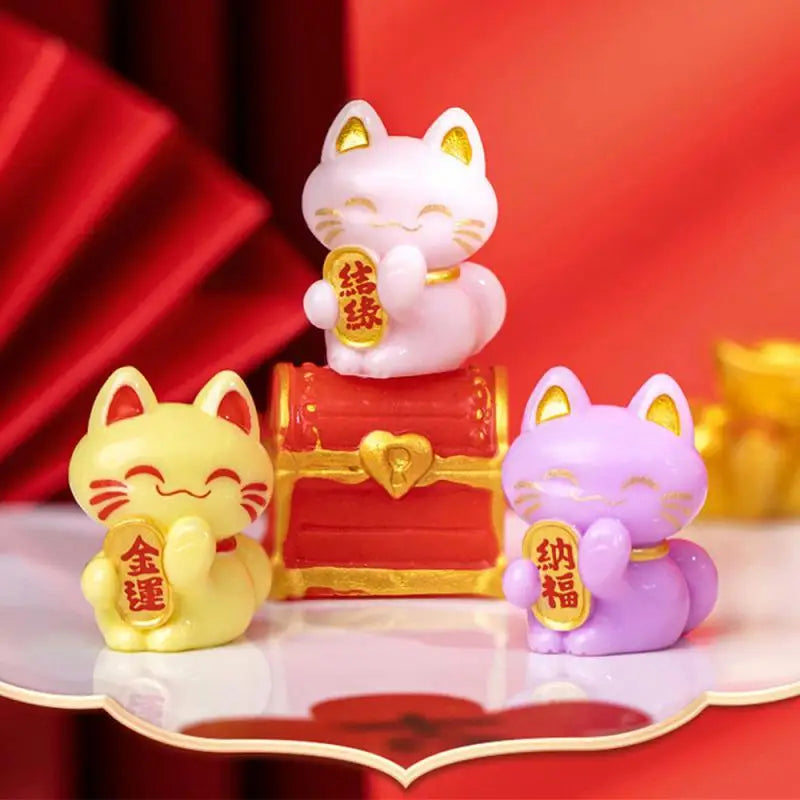 1/2PCS Lucky Feng Shui Cat Maneki Neko Fortune Cat Figurine Collectible Fortune Decor Ornaments Lucky Cat Mini Figure Collection