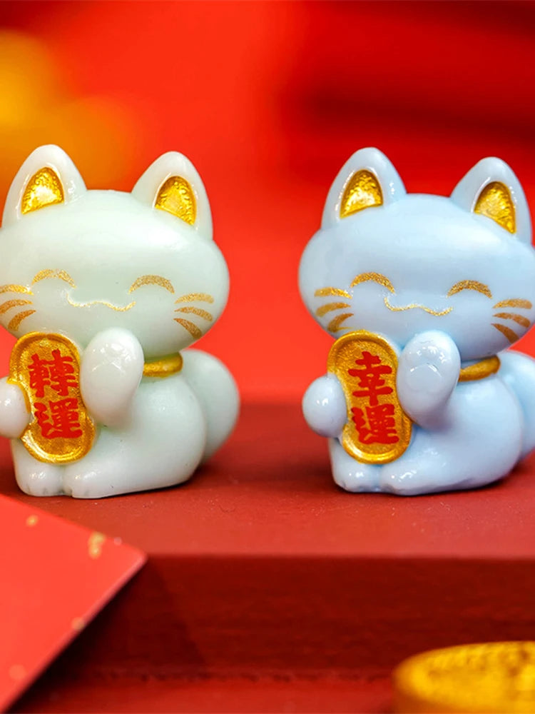 1/2PCS Lucky Feng Shui Cat Maneki Neko Fortune Cat Figurine Collectible Fortune Decor Ornaments Lucky Cat Mini Figure Collection