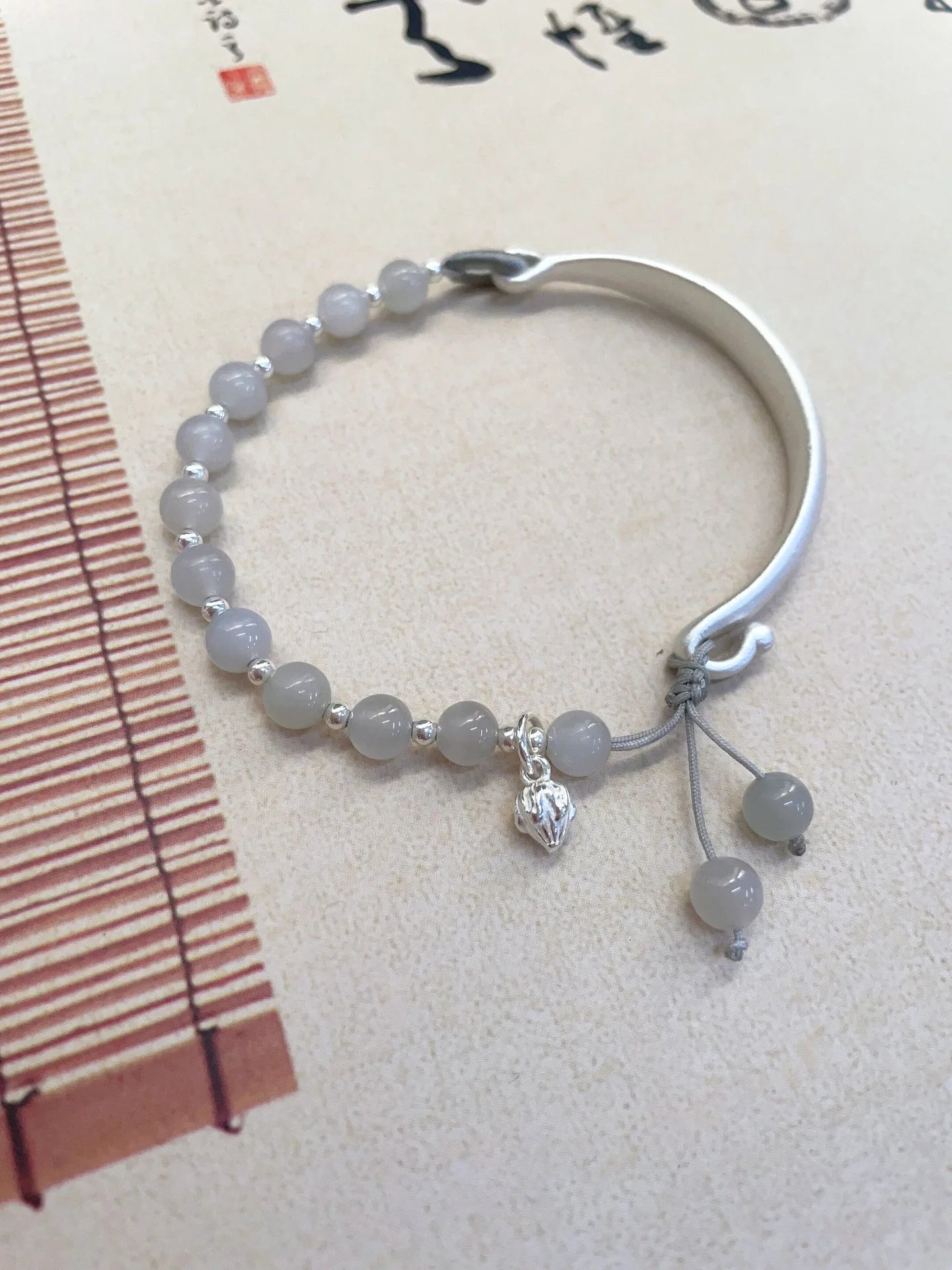 Green Hetian Jade Lotus Beaded Bracelet — Lotus Pendant