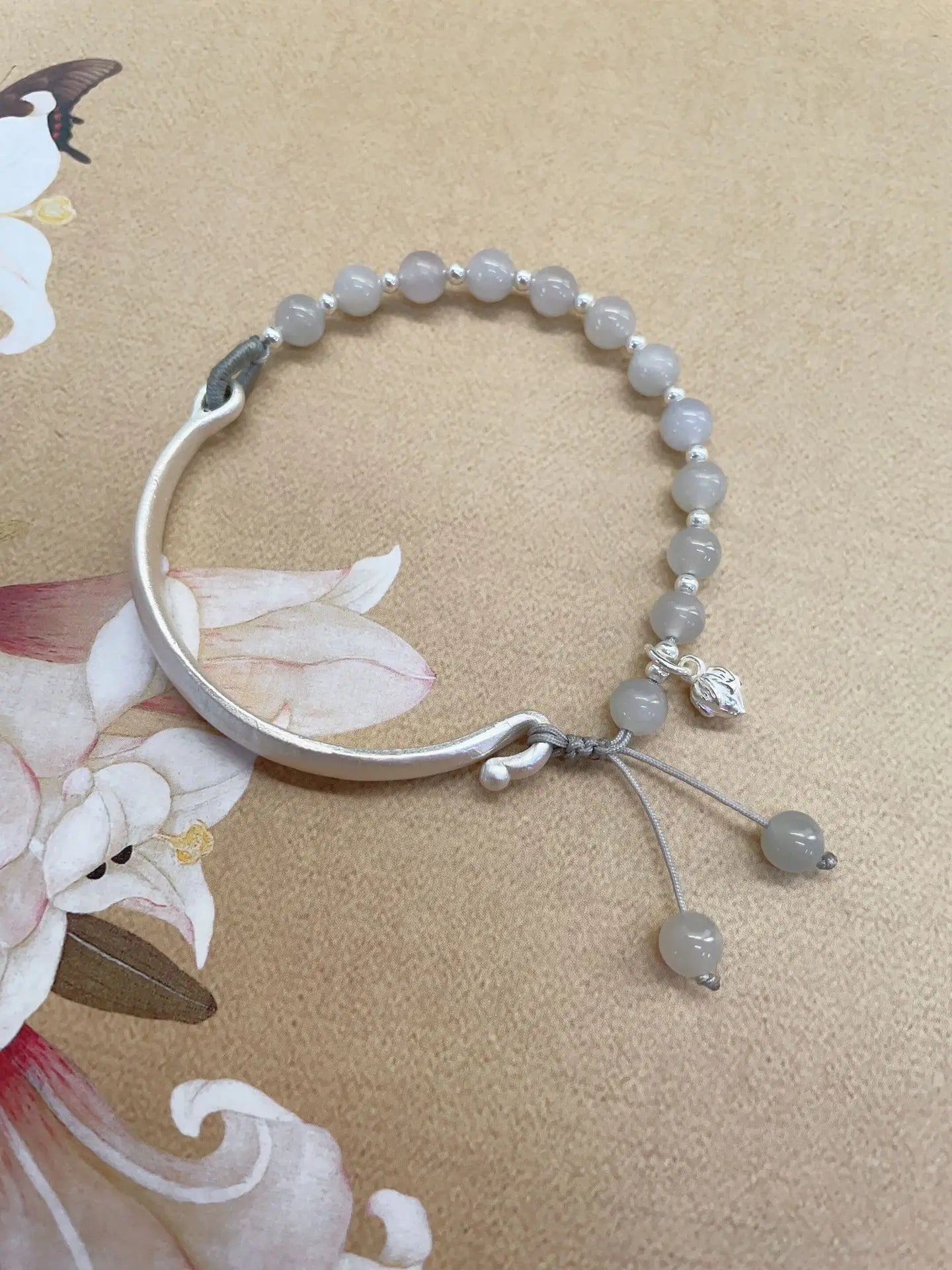 Green Hetian Jade Lotus Beaded Bracelet — Lotus Pendant