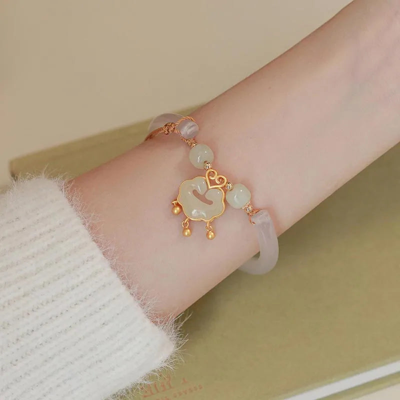 Vintage Hetian-Style Jade Water-Drop Charm Bracelet