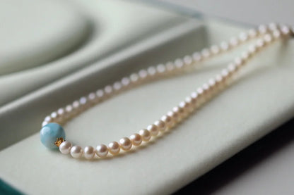 Elegant Freshwater Pearl & Sea-Pattern Stone Choker Necklace