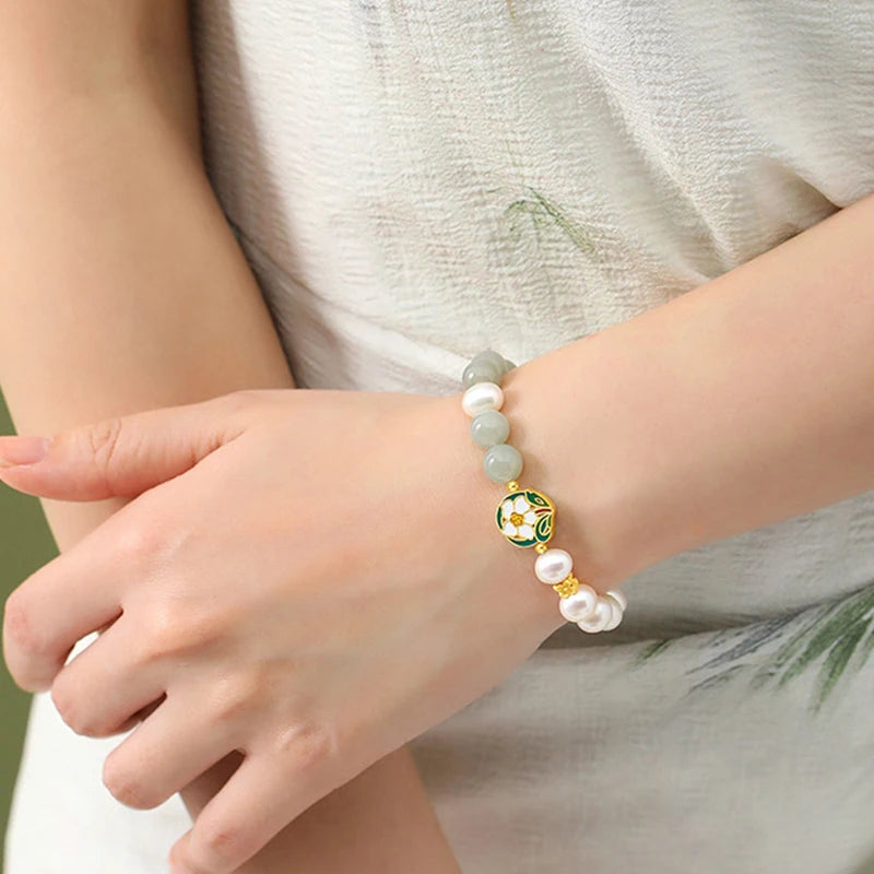 Freshwater Pearl & Hotan Jade Gradient Bracelet — Camellia
