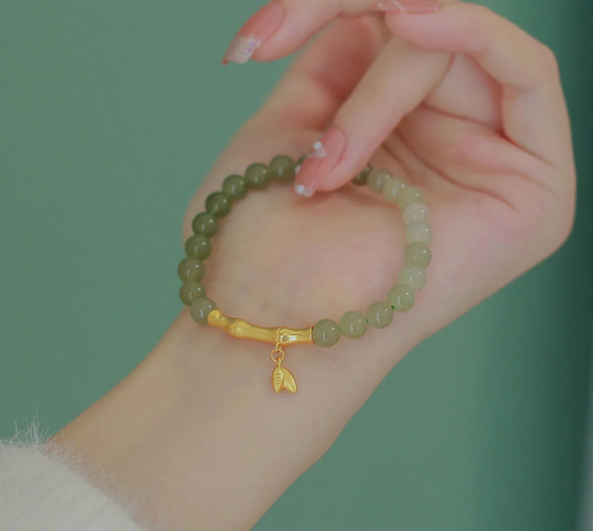 Green Crystal Leaf & Peanut Strand Bracelet, Vintage