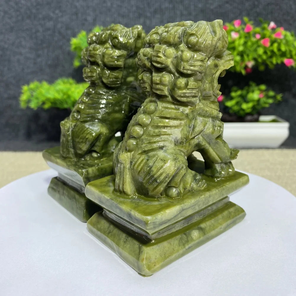 天然玉石守护狮一对摆件｜风水镇宅招财 平安护佑雕像