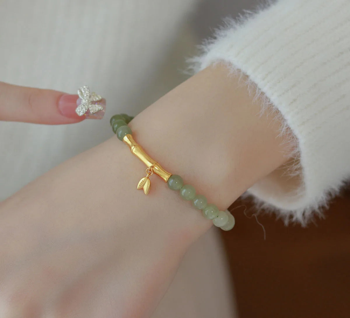 Green Crystal Leaf & Peanut Strand Bracelet, Vintage