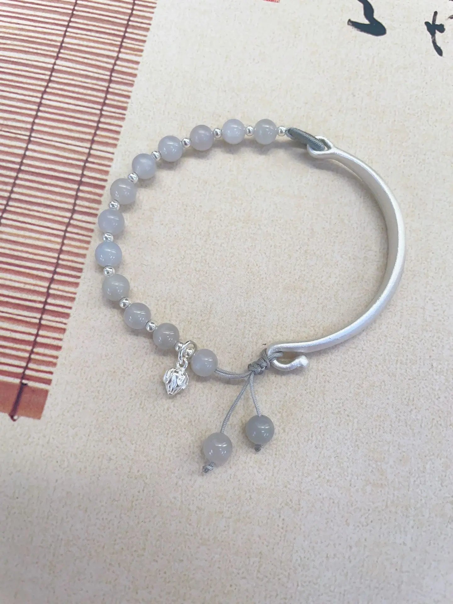 Green Hetian Jade Lotus Beaded Bracelet — Lotus Pendant