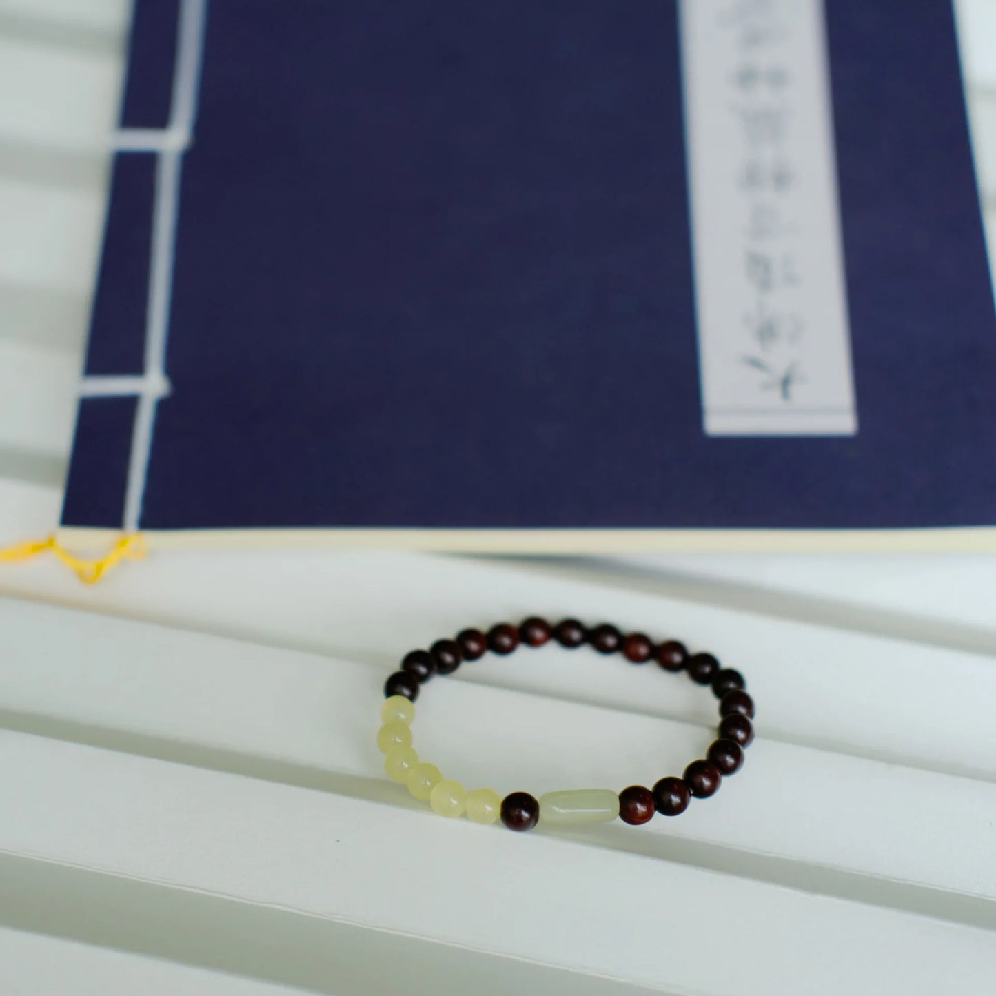 Small Leaf Red Sandalwood & Fatty Jade Unisex Bead Bracelet