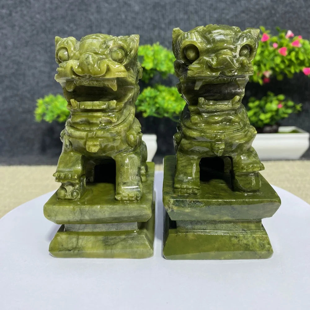 天然玉石守护狮一对摆件｜风水镇宅招财 平安护佑雕像