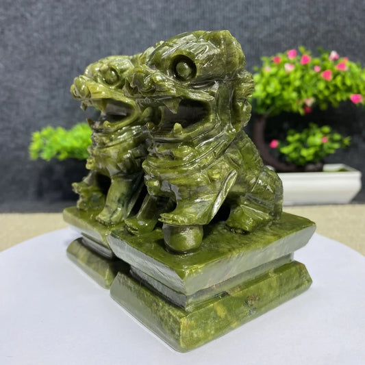 天然玉石守护狮一对摆件｜风水镇宅招财 平安护佑雕像