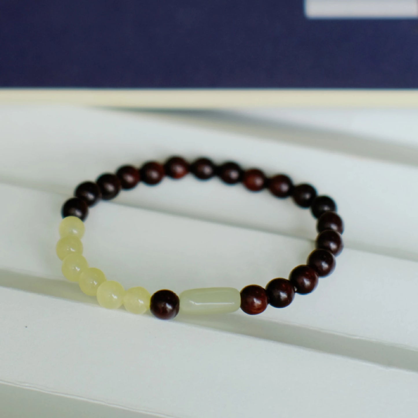 Small Leaf Red Sandalwood & Fatty Jade Unisex Bead Bracelet