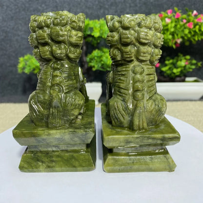 天然玉石守护狮一对摆件｜风水镇宅招财 平安护佑雕像